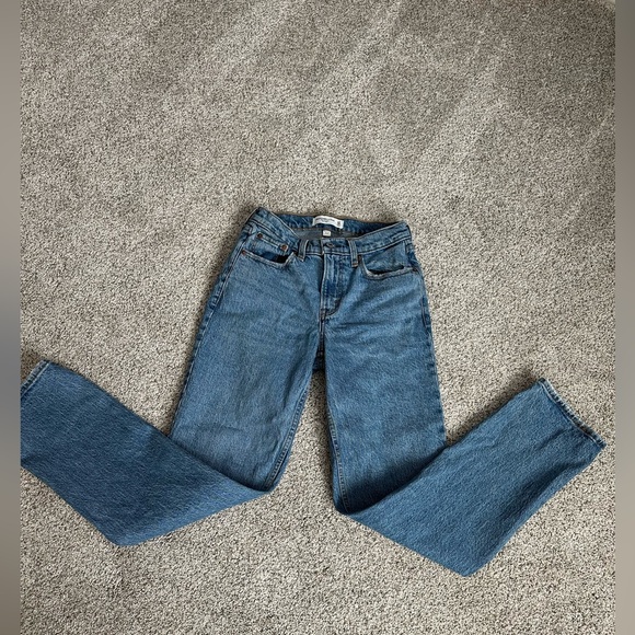 Abercrombie Mid Rise Straight Jean - Picture 3 of 5